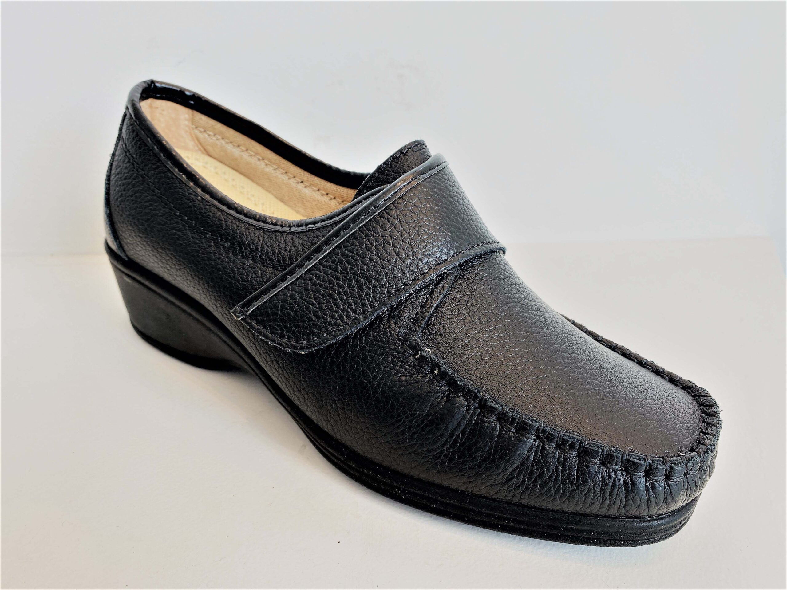 Anatomic Women’s Moccasins 2374 Medika